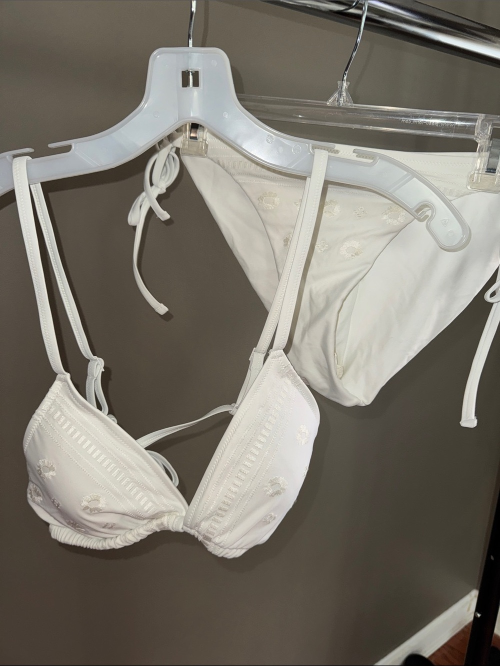 aerie White Embroidered Triangle Bikini Set - Top L and bottoms XL
